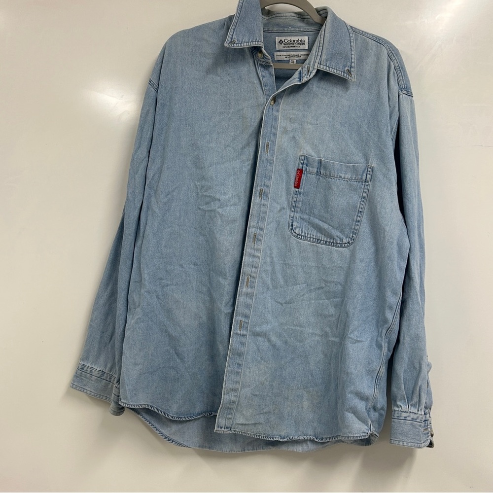 0352 Columbia Light Wash Denim Button Up Shirt XL | Vintage 90s Outdoor Dad Core
